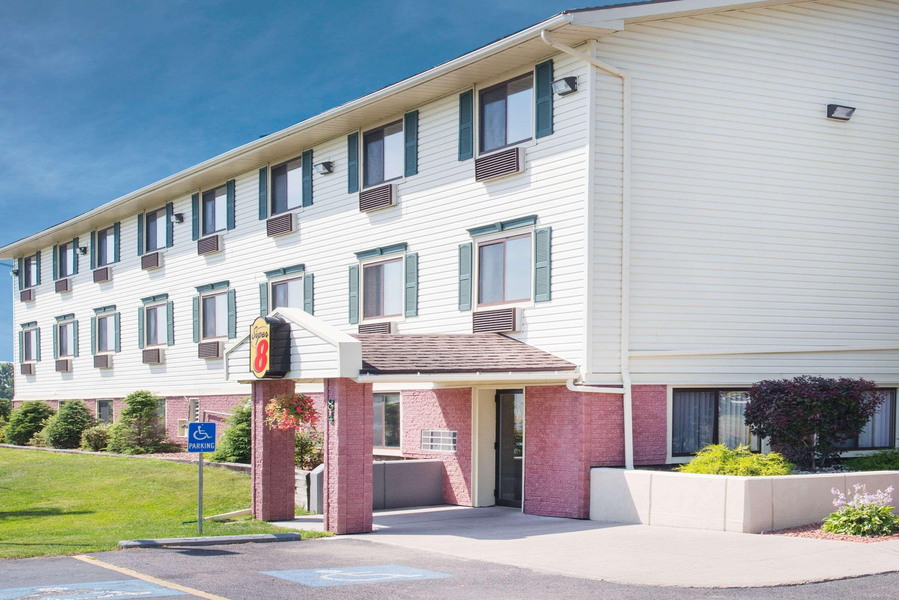 Motel Super 8 By Wyndham Massena Ny Esterno foto